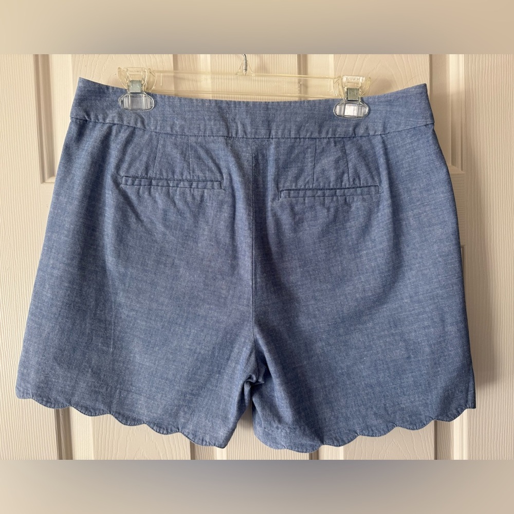 Talbots Chambray Scallop Hem Shorts - Light Blue - Size 8. 
Really Cute! 💙😎💙 - Picture 2 of 6